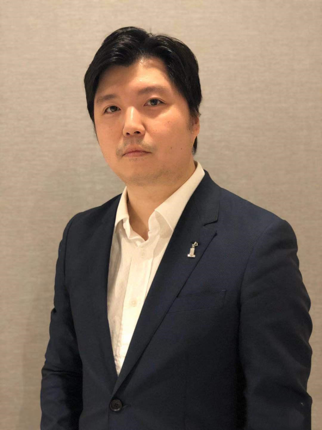 侯镇基.jpg