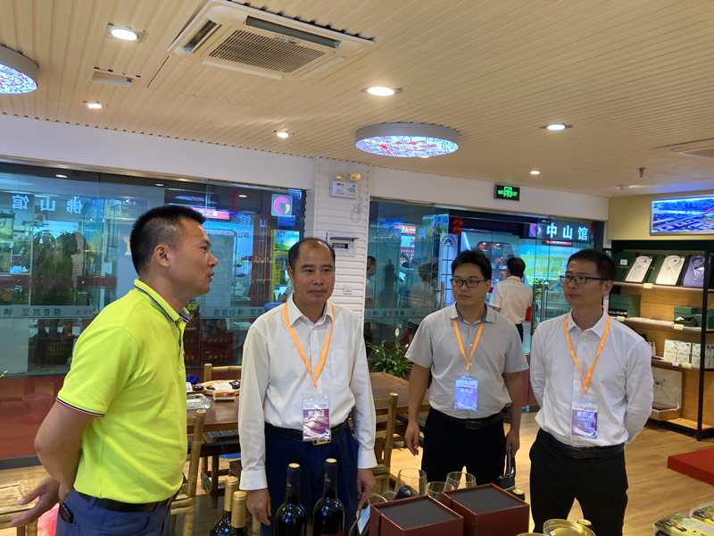 金沙娱乐城
参加第二届广东东西部扶贫协作产品交易博览会暨2020年广东消费扶贫月活动.jpg